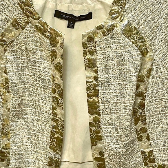 CARMEN Marc Valvo Short Jacket & Coats Cream and Gold, Size 8, NWT - Picture 4 of 10